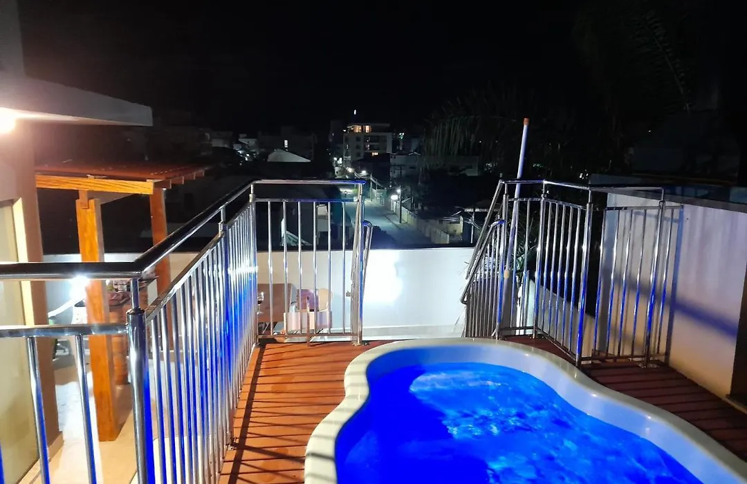 Cobertura Com Piscina Privativa Em Bombinhas-1