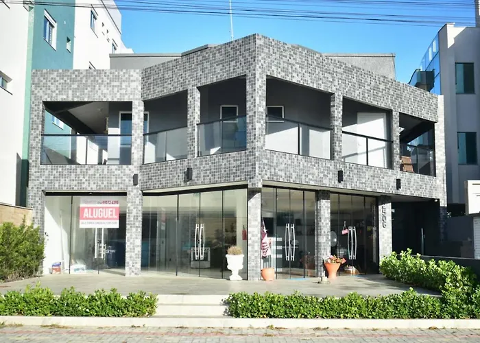 Residencial Melfi 3 - Apto 02 - Frente Avenida Bombinhas